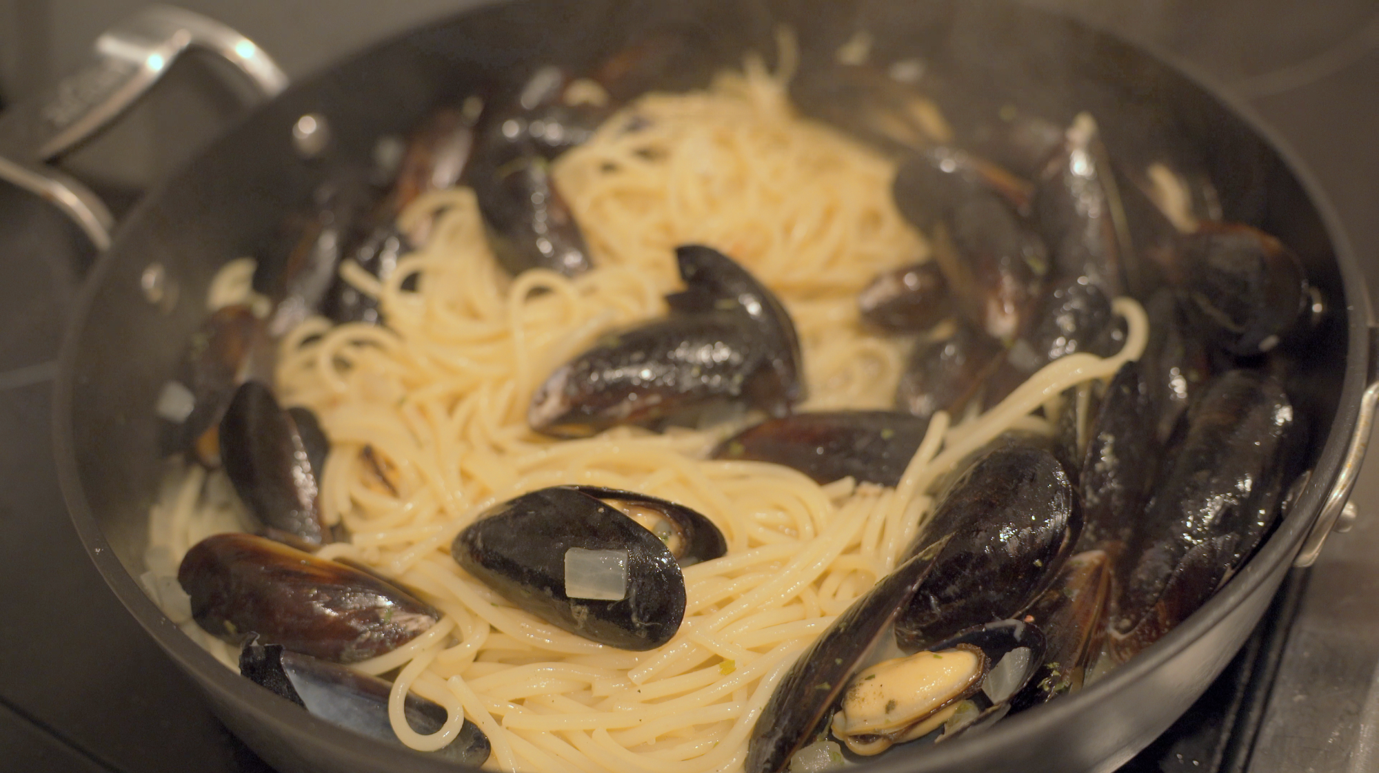 Mussel Wine Stew Pasta