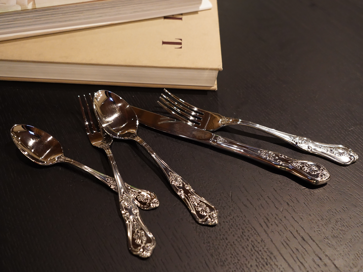 Regal Essence 5-Piece Flatware Set